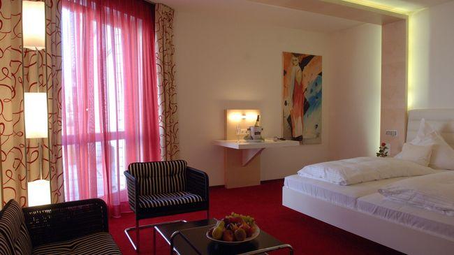 فندق إسنفي  منتروبس لاند هوتل بورجالتندورف الغرفة الصورة