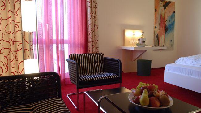 فندق إسنفي  منتروبس لاند هوتل بورجالتندورف الغرفة الصورة